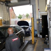 R Bullen's auto engineers workshop for Car servicing and MOT in Warlingham